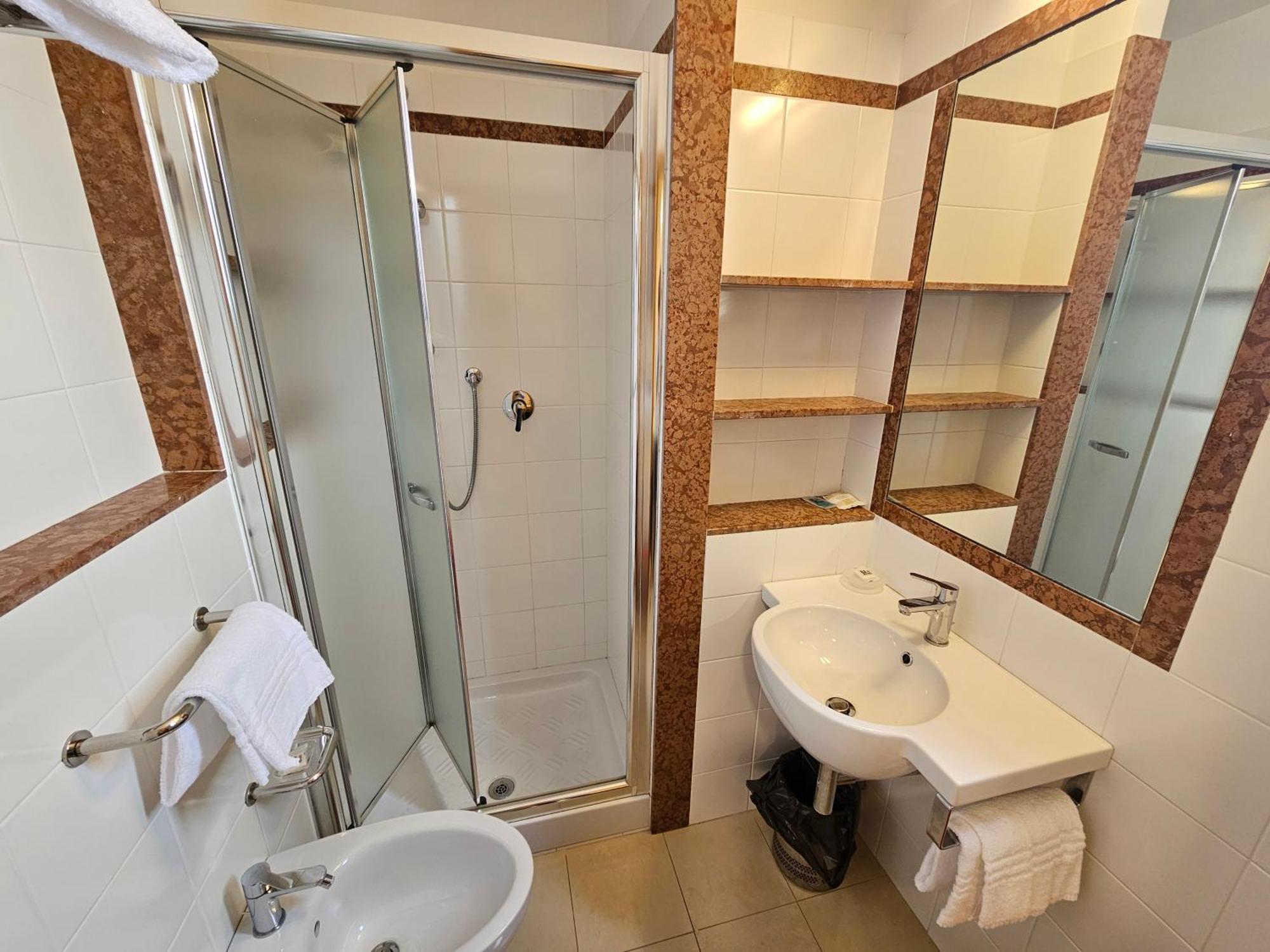 Hotel Fiorella Senigallia Buitenkant foto
