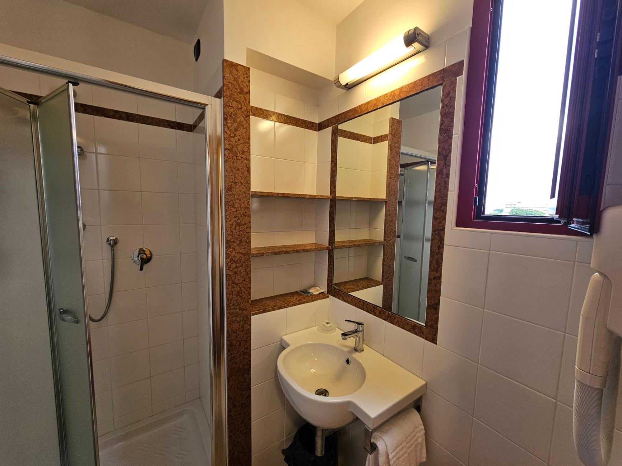 Hotel Fiorella Senigallia Buitenkant foto