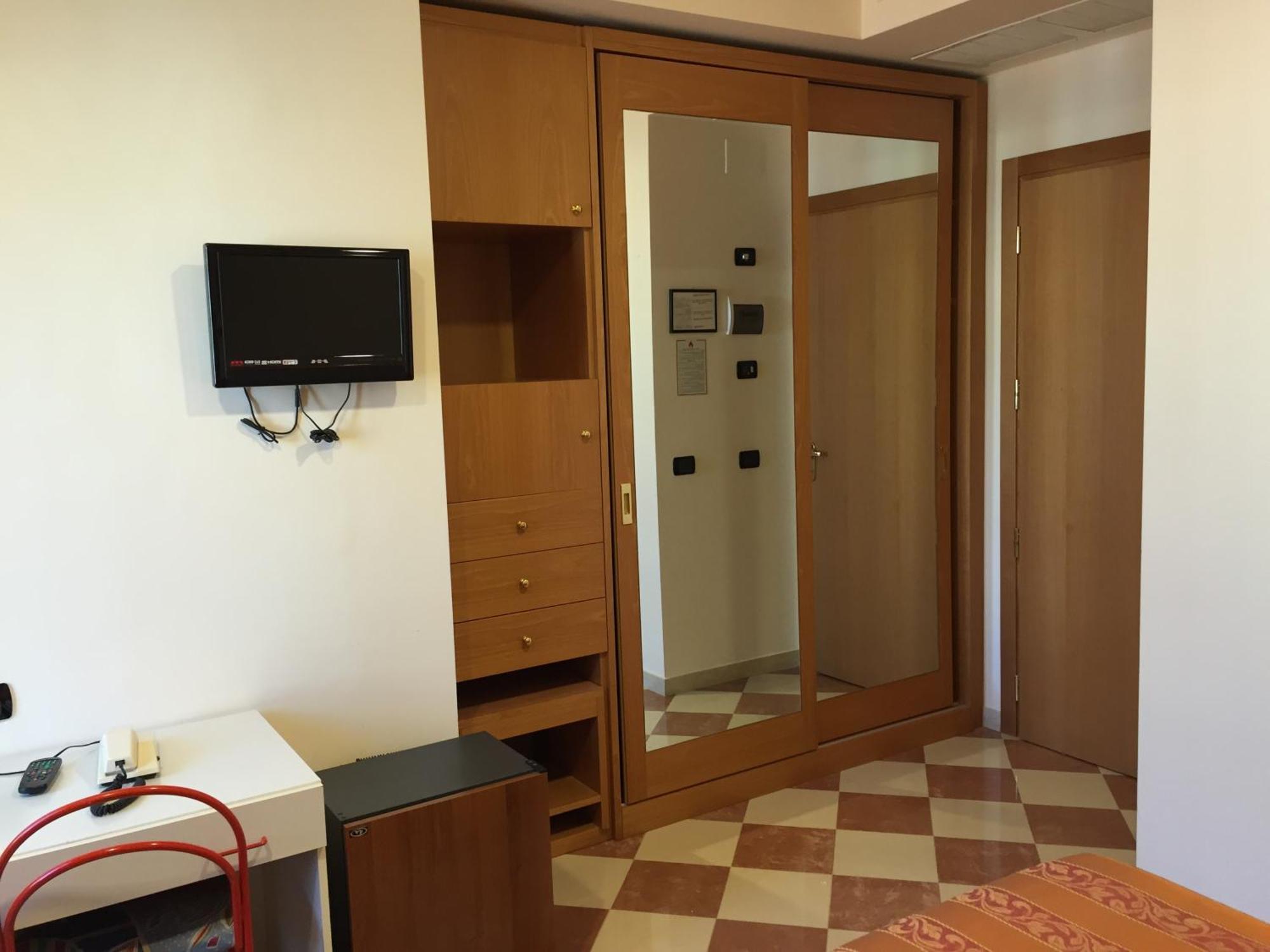 Hotel Fiorella Senigallia Kamer foto
