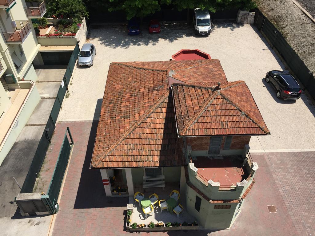 Hotel Fiorella Senigallia Buitenkant foto