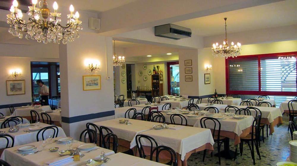 Hotel Fiorella Senigallia Buitenkant foto