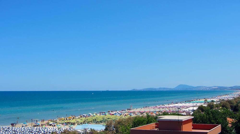 Hotel Fiorella Senigallia Buitenkant foto