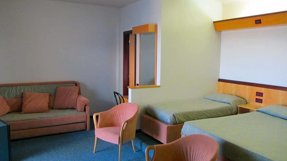 Hotel Fiorella Senigallia Buitenkant foto