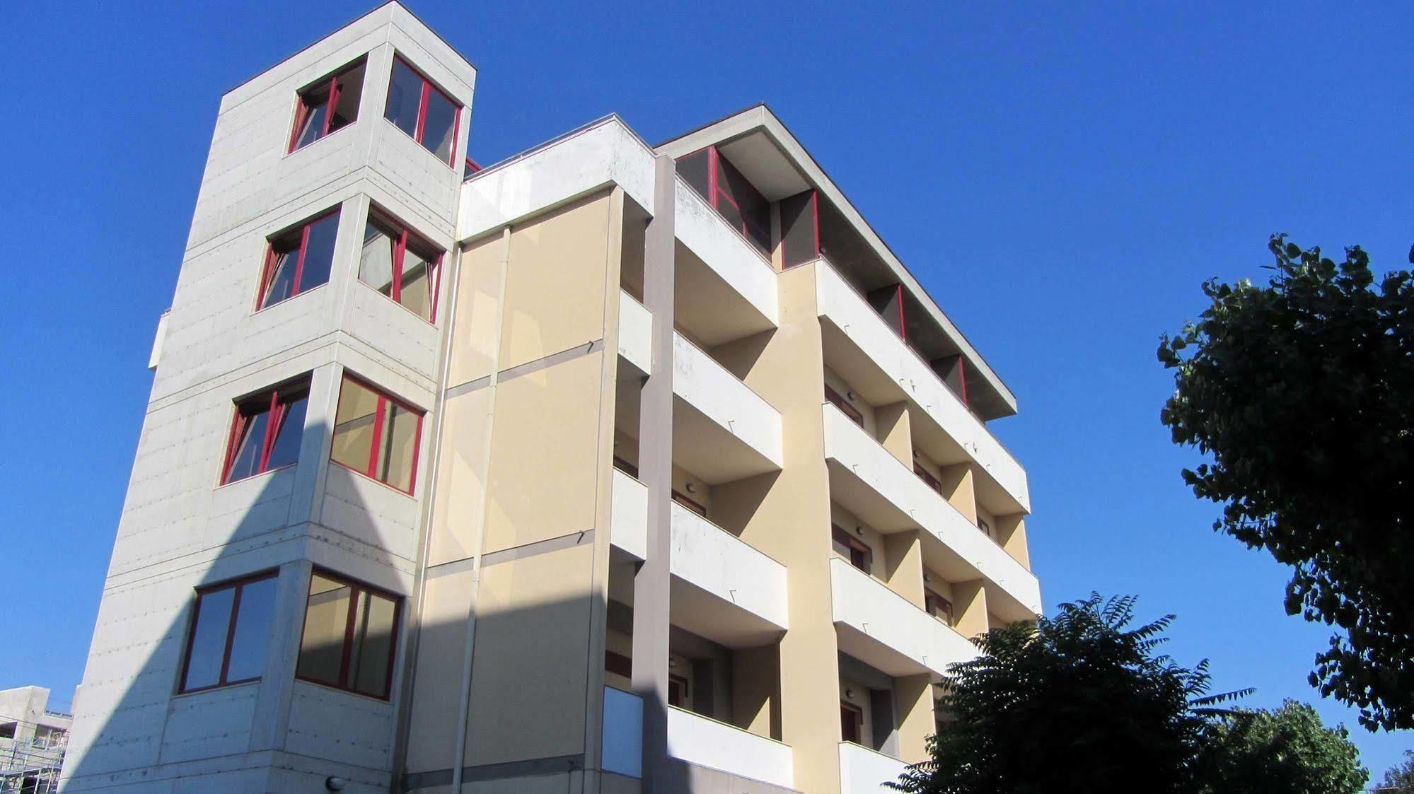 Hotel Fiorella Senigallia Buitenkant foto