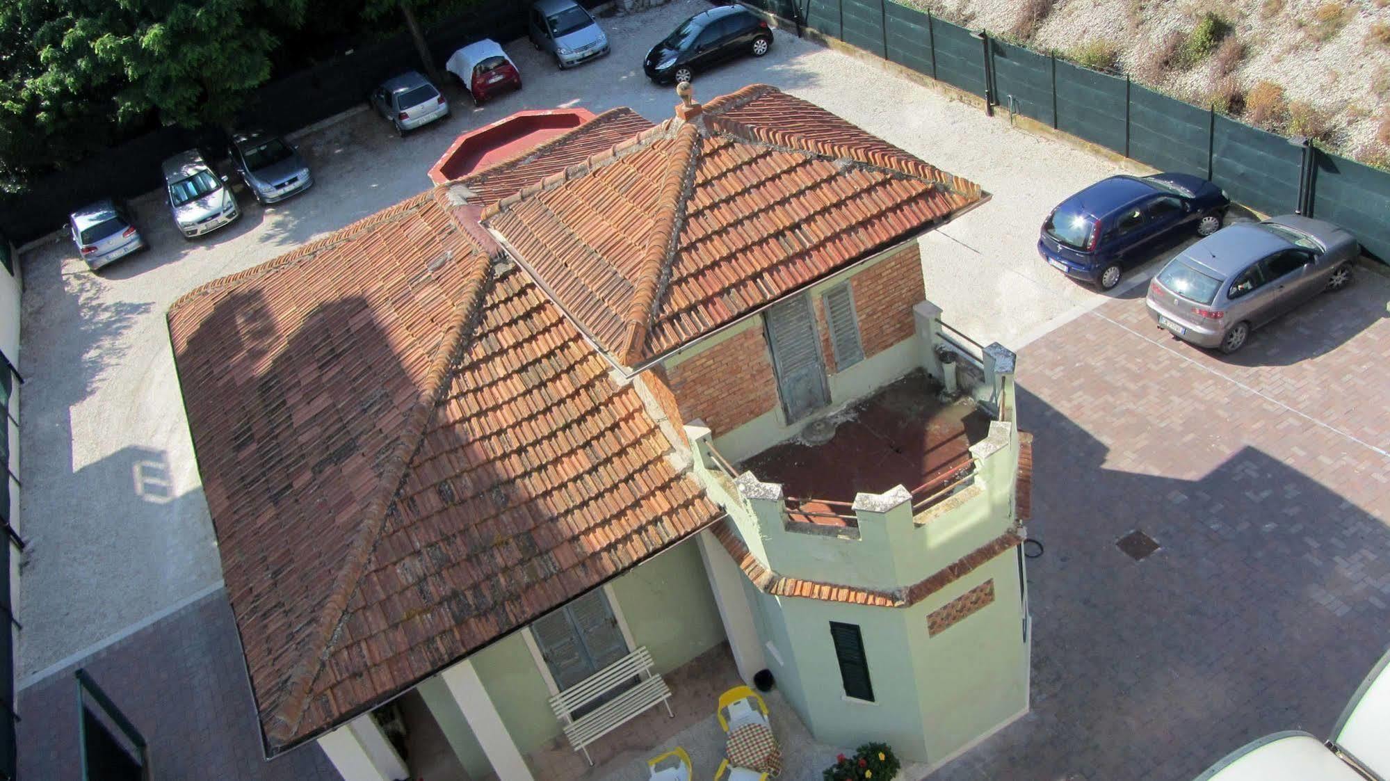 Hotel Fiorella Senigallia Buitenkant foto