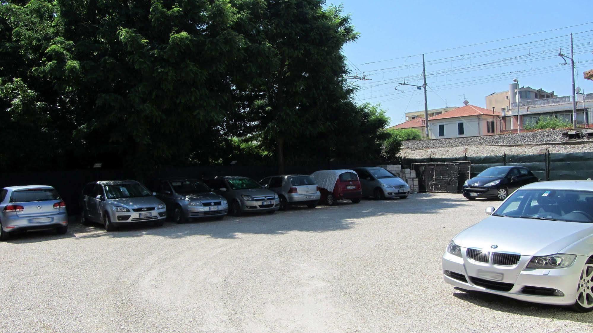 Hotel Fiorella Senigallia Buitenkant foto